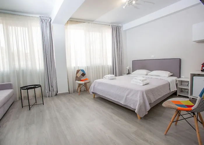 Raise Boutique Rooms In The Center Of